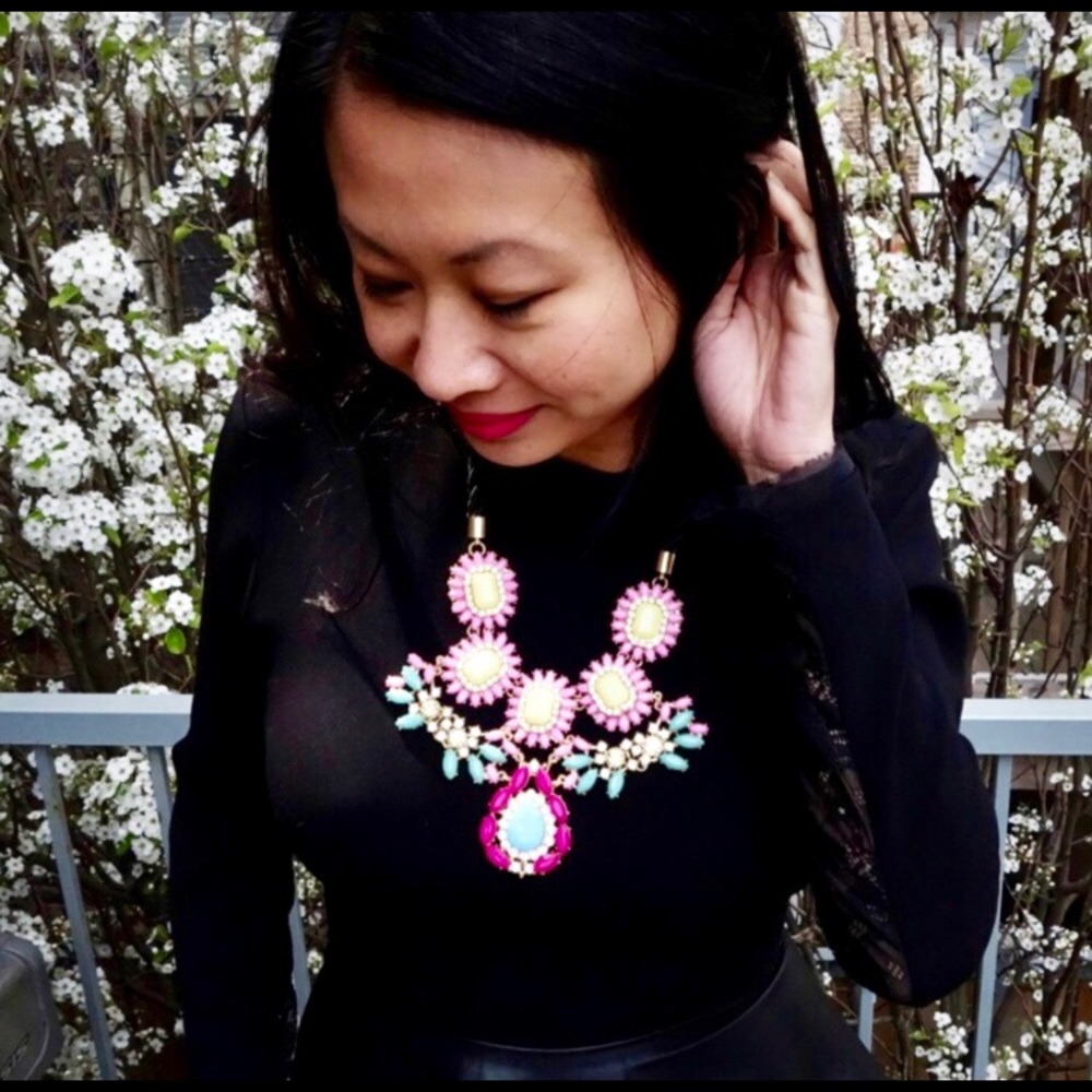 ⚡️FLASH SALE ⚡️Tropical Garden Statement Necklace - Picture 2 of 4